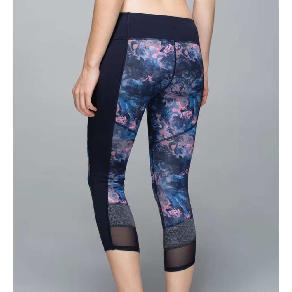 Lululemon Leggings Size 8 Colorful Geometric If You're Lucky Floral‎ 22"